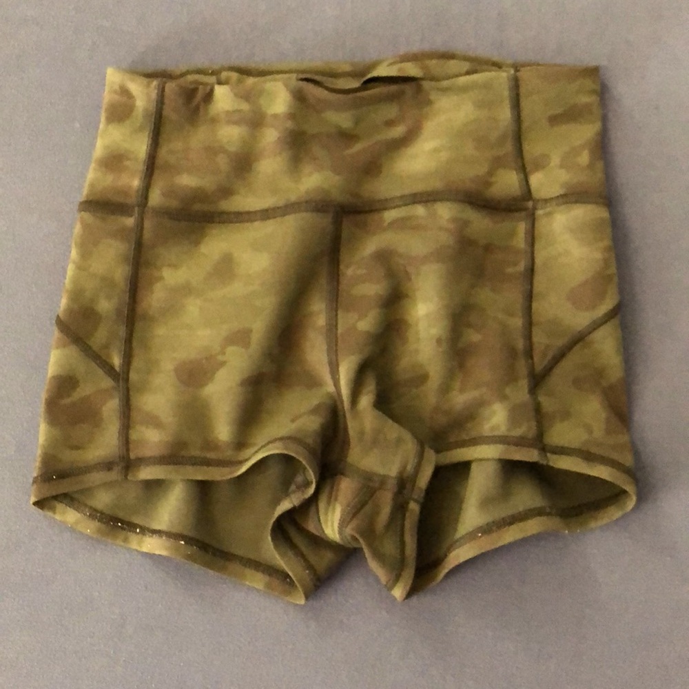 Lululemon camo align short 2.5”